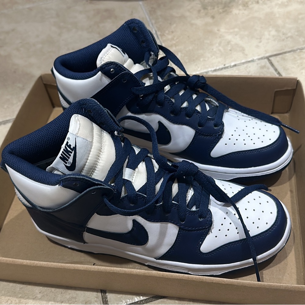 NIKE MIDNIGHT NAVY DUNKS - Picture 2 of 6